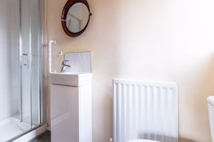 En-suite- click for photo gallery